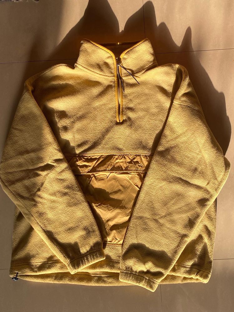 H&amp;M Men’s Beige zip Top Sweatshirt! Size