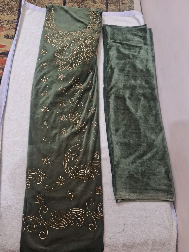 Unstiched new Shnil Velvet Suit with Shall