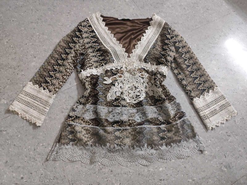 Nordic Witch Lace Detail Top