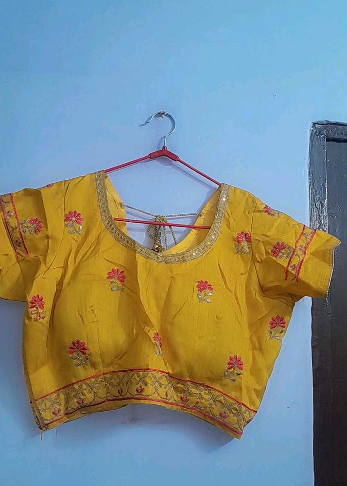 price dropped!!! heavy mustard lehenga