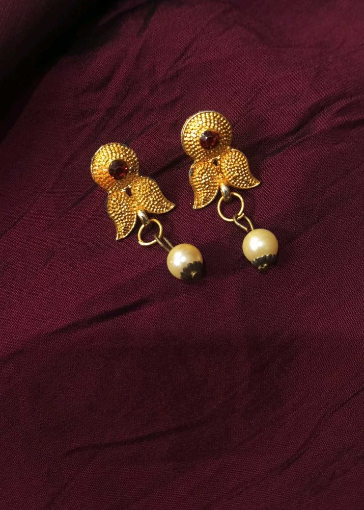 Pearl Drop Earrings💛💛