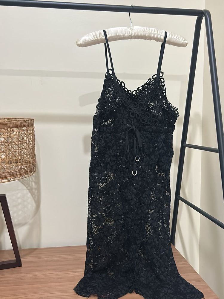 beautiful black lace dress noodle strip front slit