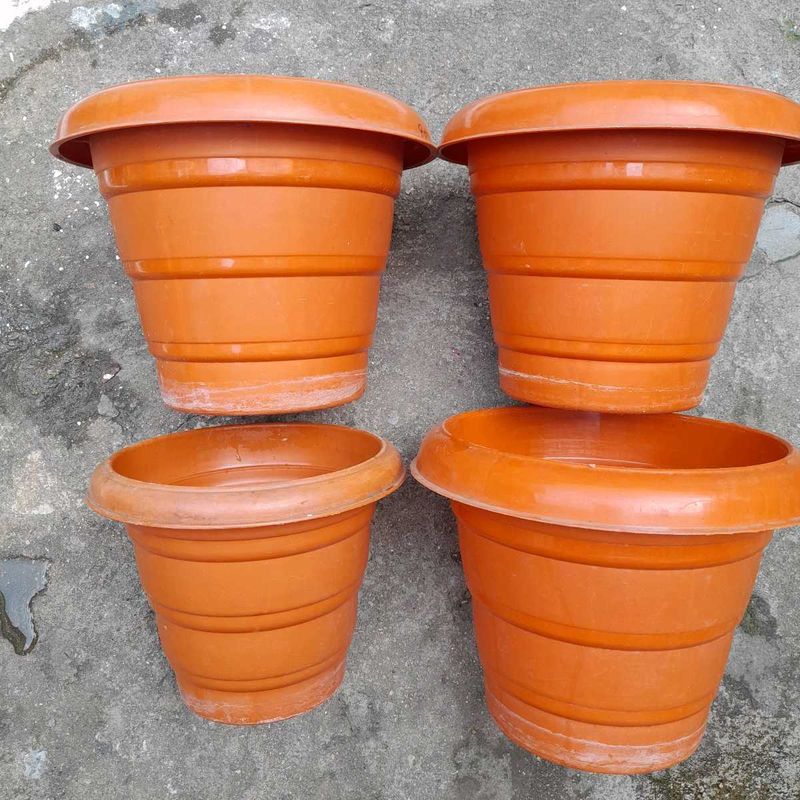 Set of 4 Plastic Flower Pots