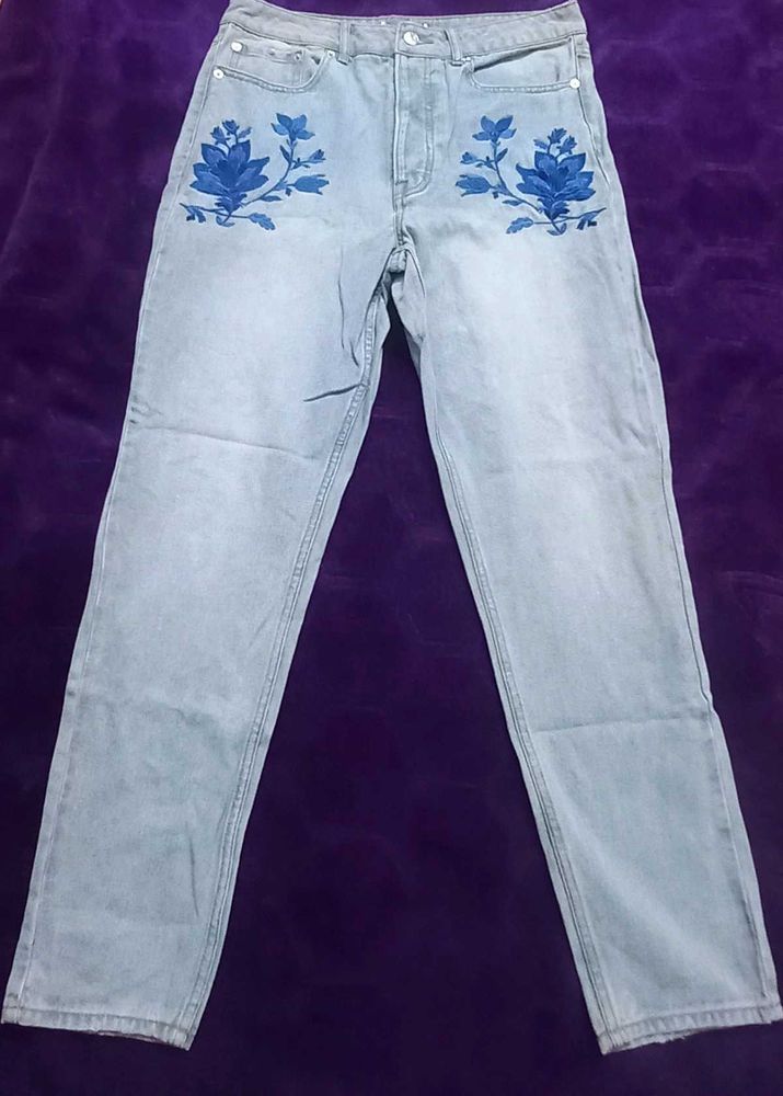Embroidered Light Wash Jeans
