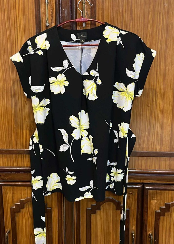 OLD MONEY IMPORTED WORTHINHTON V-Neck Top