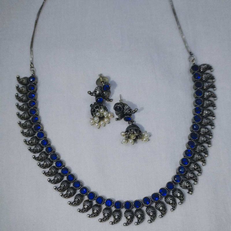 Necklace &amp; Earring Set