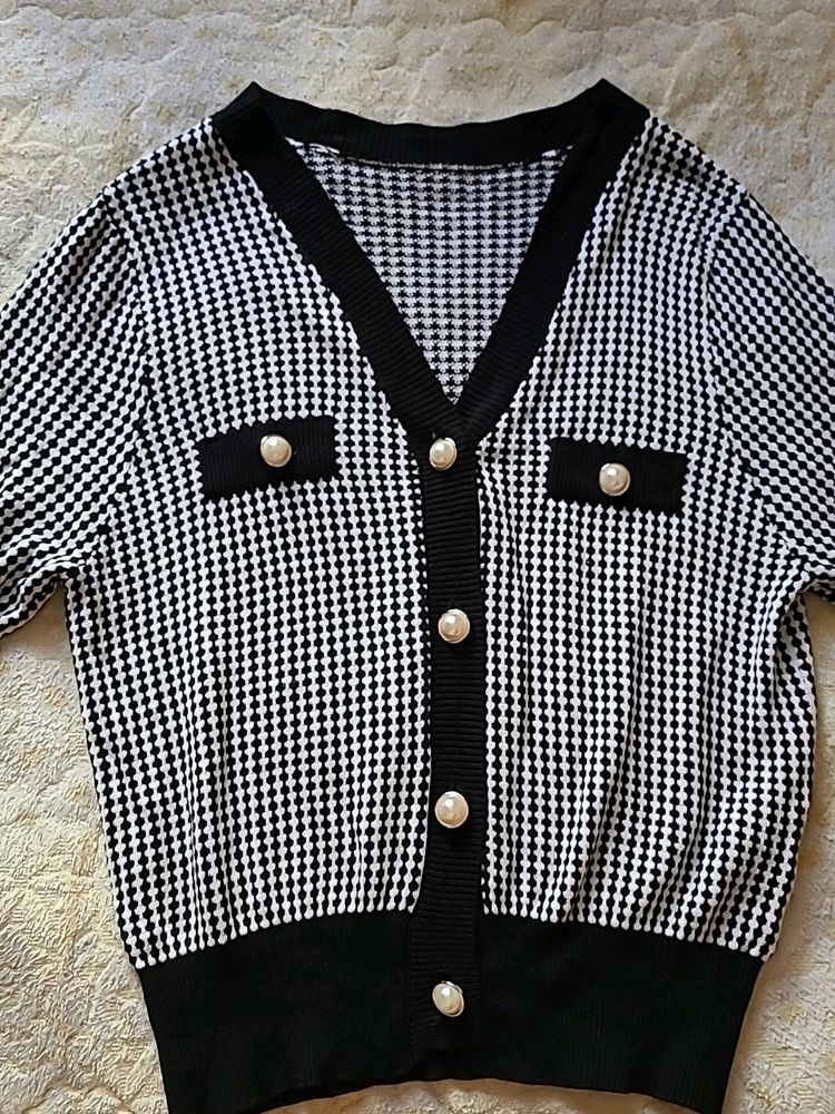 Classy Cardigan With Beautiful Buttons