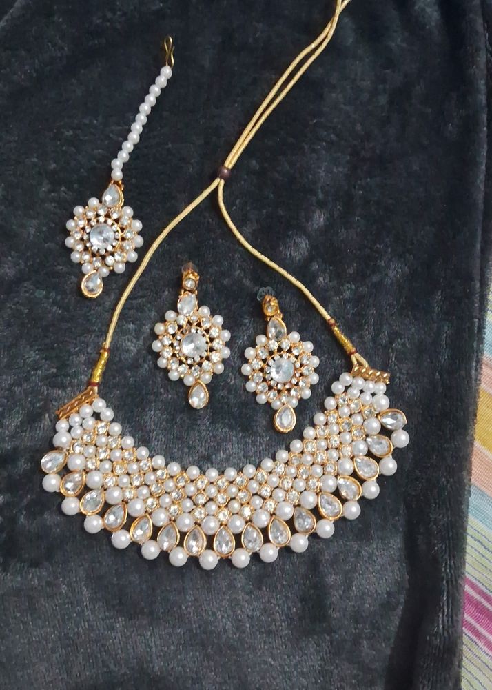 Off White Beads Necklace Sat