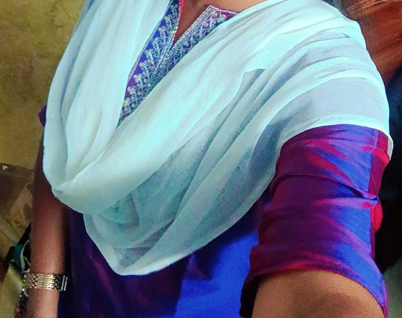 Xxl Kurthi With Whiteankel Legging No Dhuppatta 💫