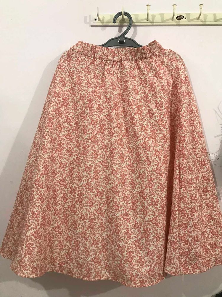 Pink floral Skirt 🩷😻