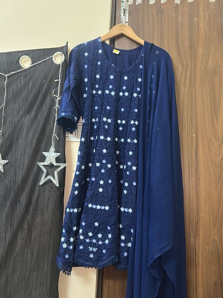 Elegant Blue Embroidered Kurta Set
