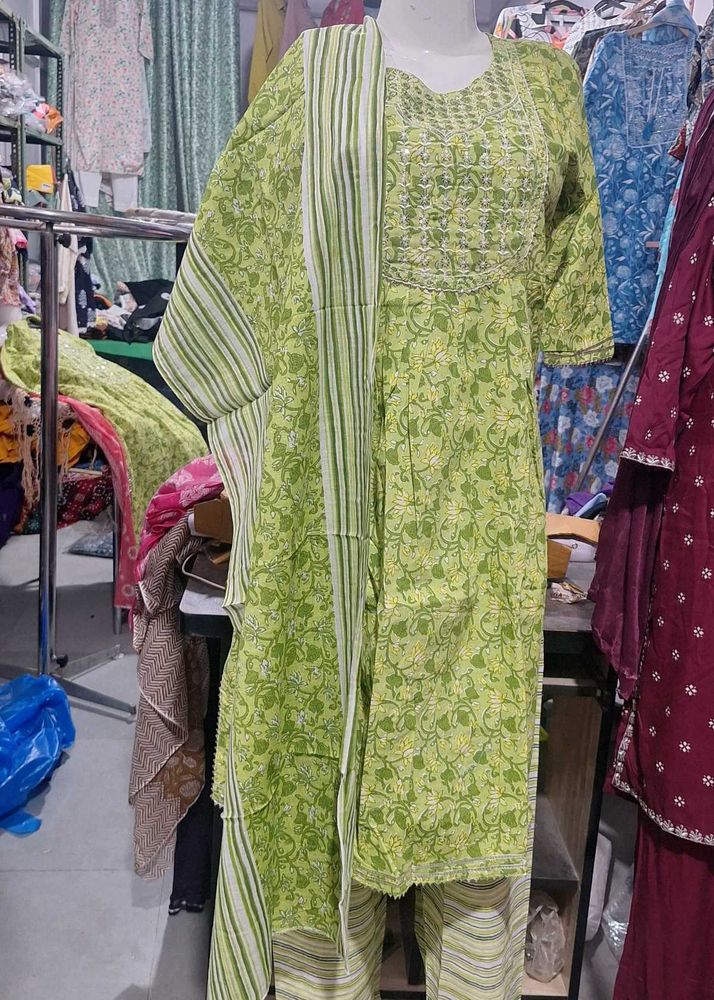 3 pcs parrot green suit