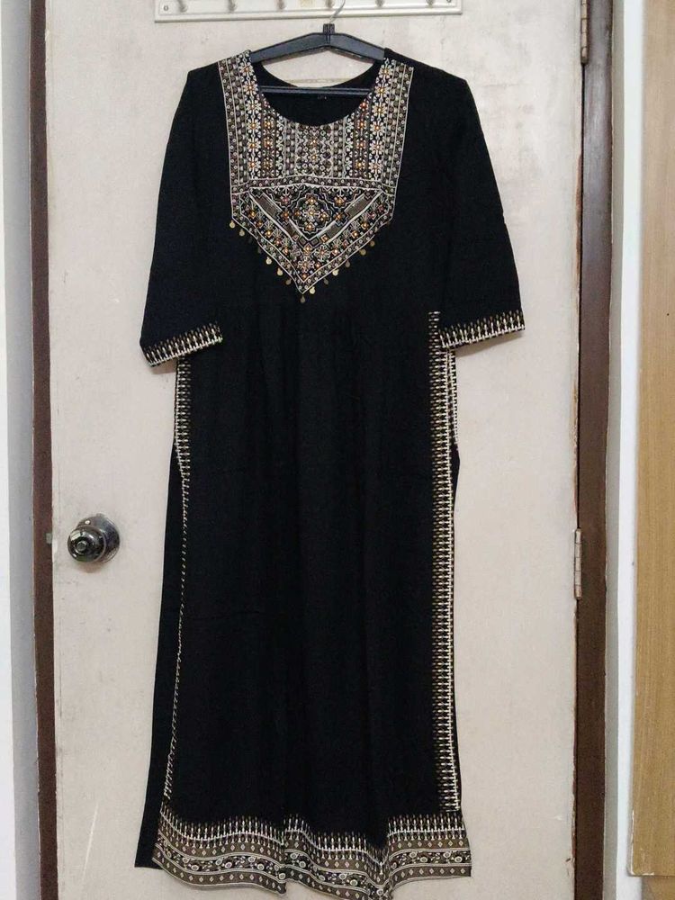 Elegant Embroidered Kurta