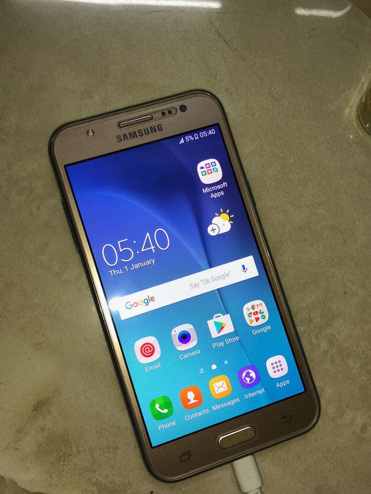 Samsung Phone J5 Fresh Condition