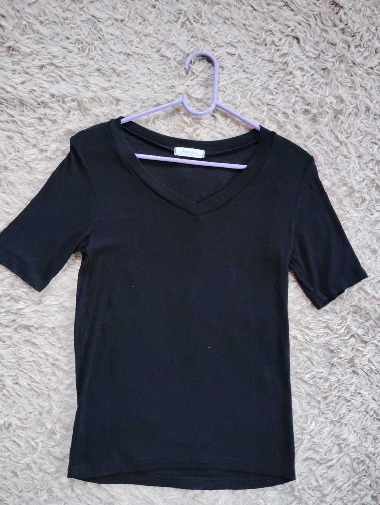 V Neck Fitted Top