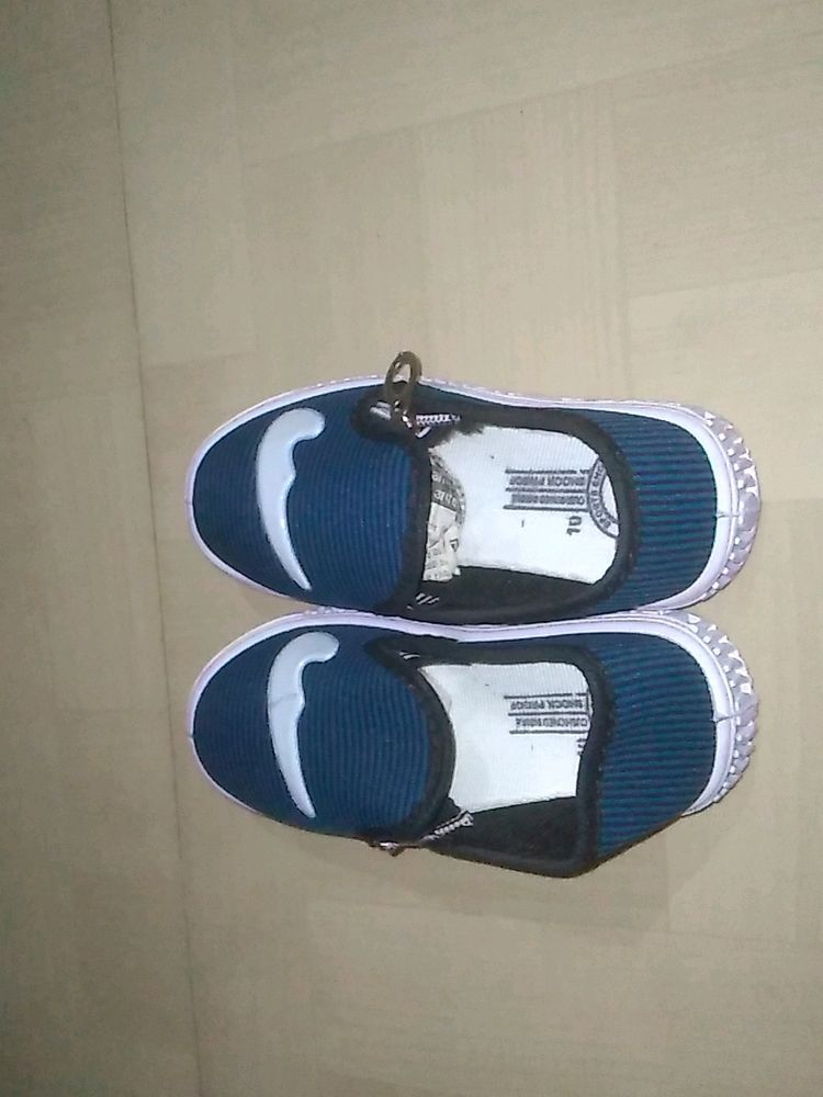 Unisex Shoes For Kids.