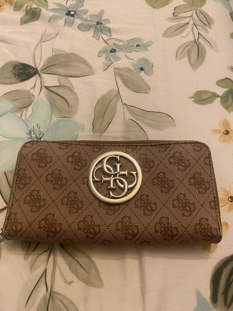 Guess Signature Wallet