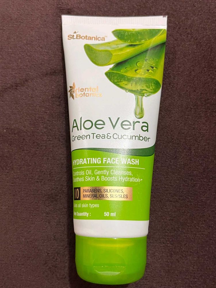 St.Botanica Aloe Vera,Green Tea Cucumber Facewash
