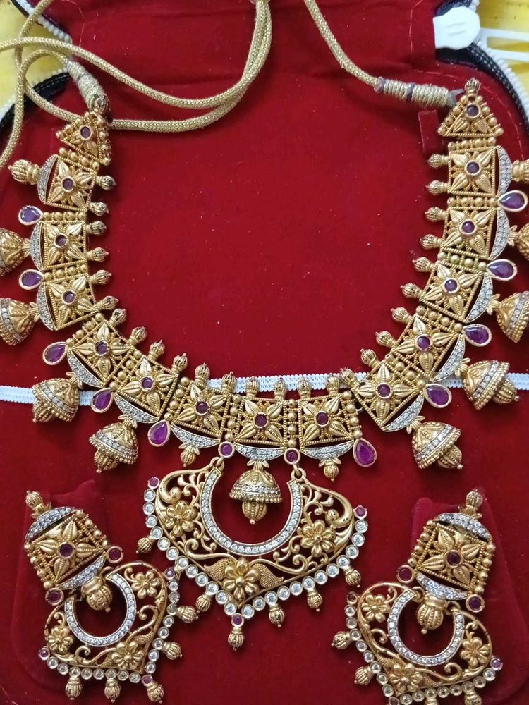 Elegant Gold-Tone Necklace Set
