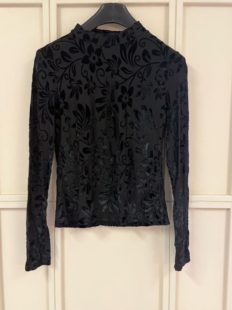 Black Floral Fitted Tshrit
