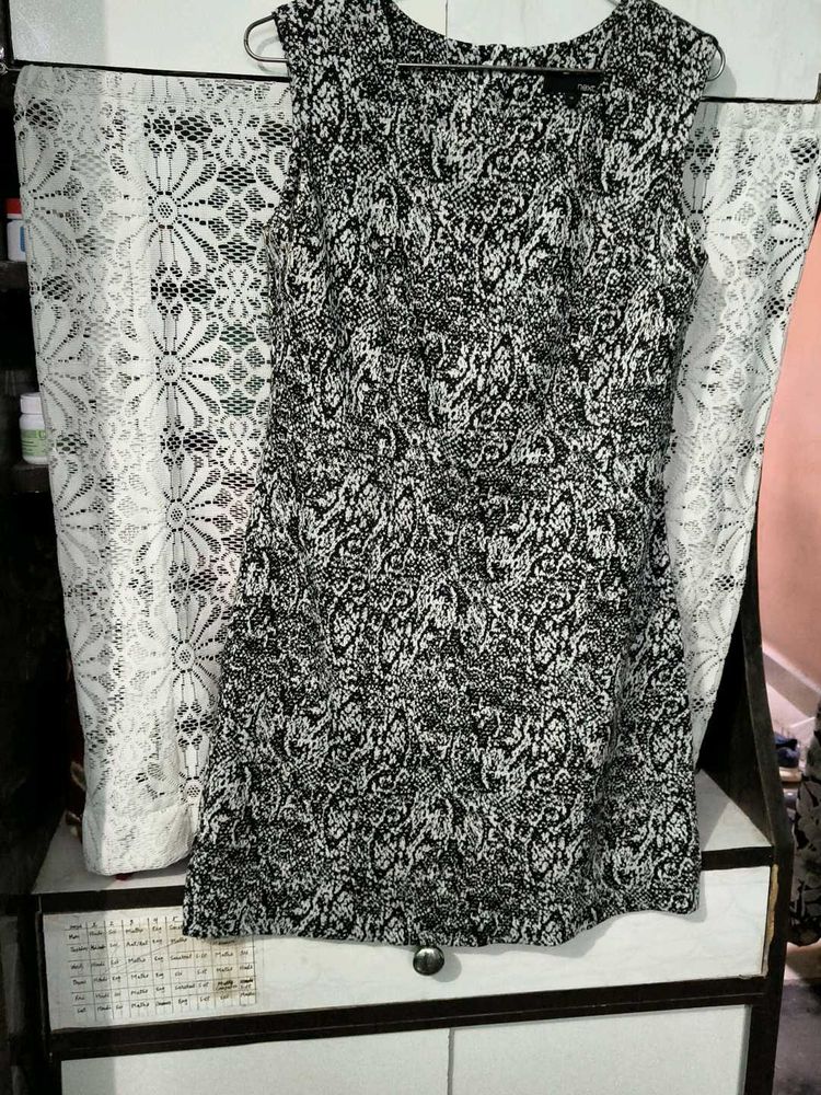 Very Beautiful Dress For Girls