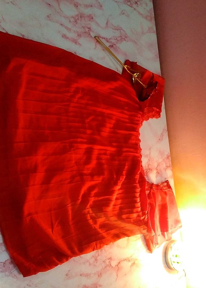 ❤️Elegant Red Pleated Top with Lace Sleeves