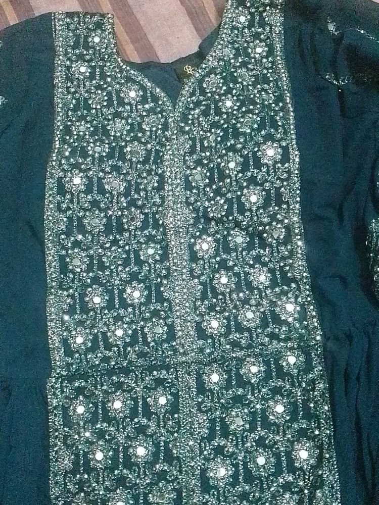 3 peace wedding dress