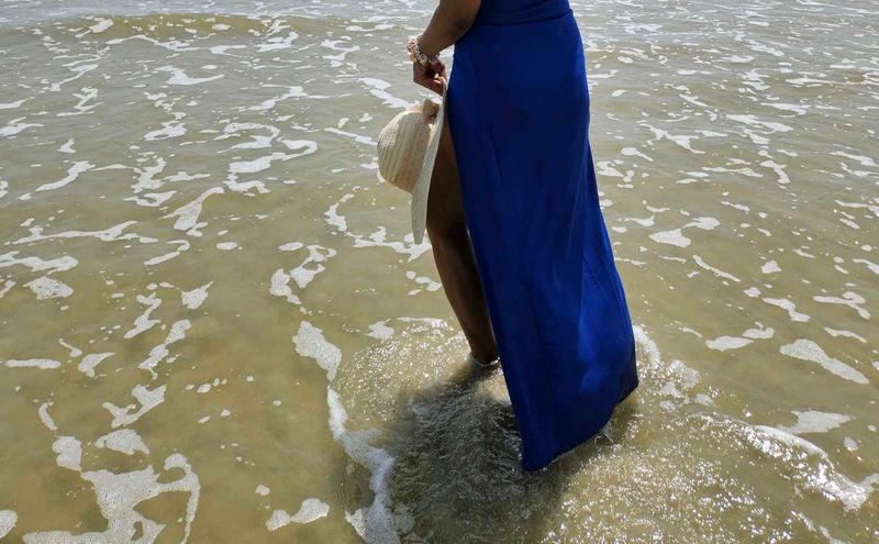 Tandul Slit Cut Skirt.