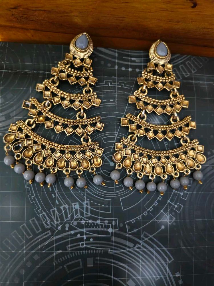 Earings
