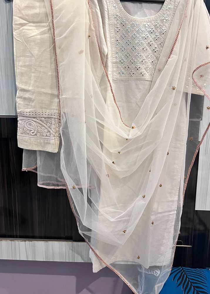 Elegant White Embroidered Salwar Kameez