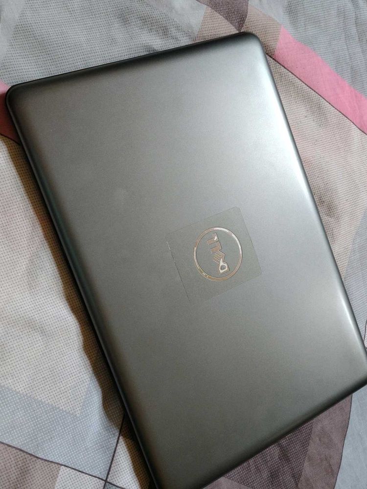 Dell Laptop Inspiron 15 7th Gen Intel Core i3