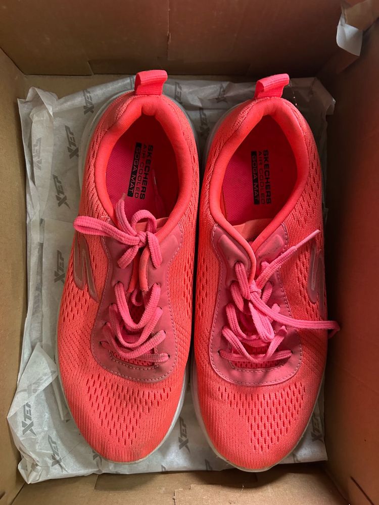 Skechers GOwalk 4