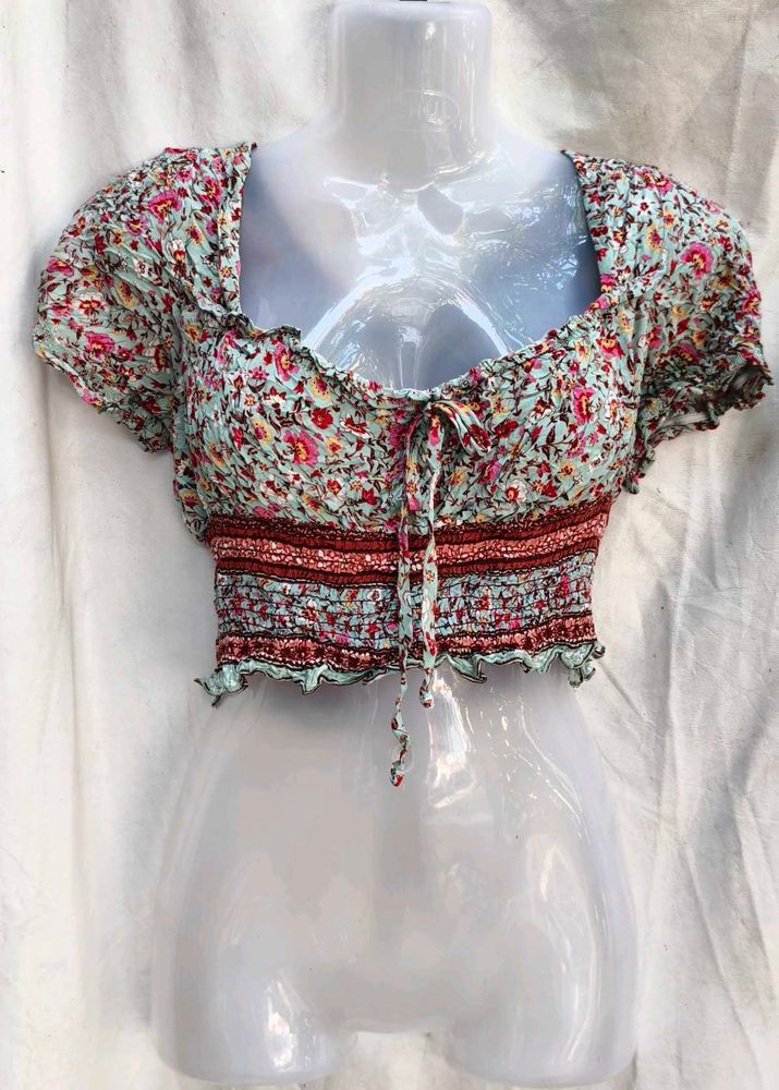 172610. Floral Print Crop Top