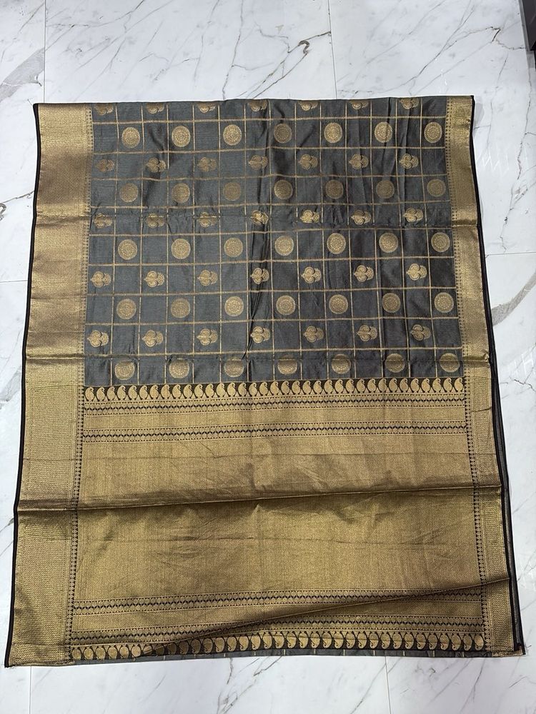 Elegant Grey &amp; Gold Saree