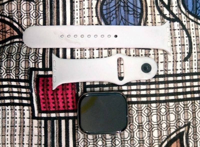 Apple Watch with band sires 9