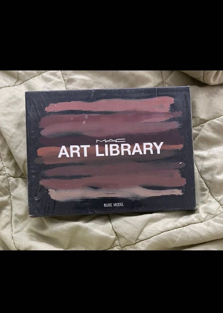 FINAL PRICE: MAC Eyeshadow Palette