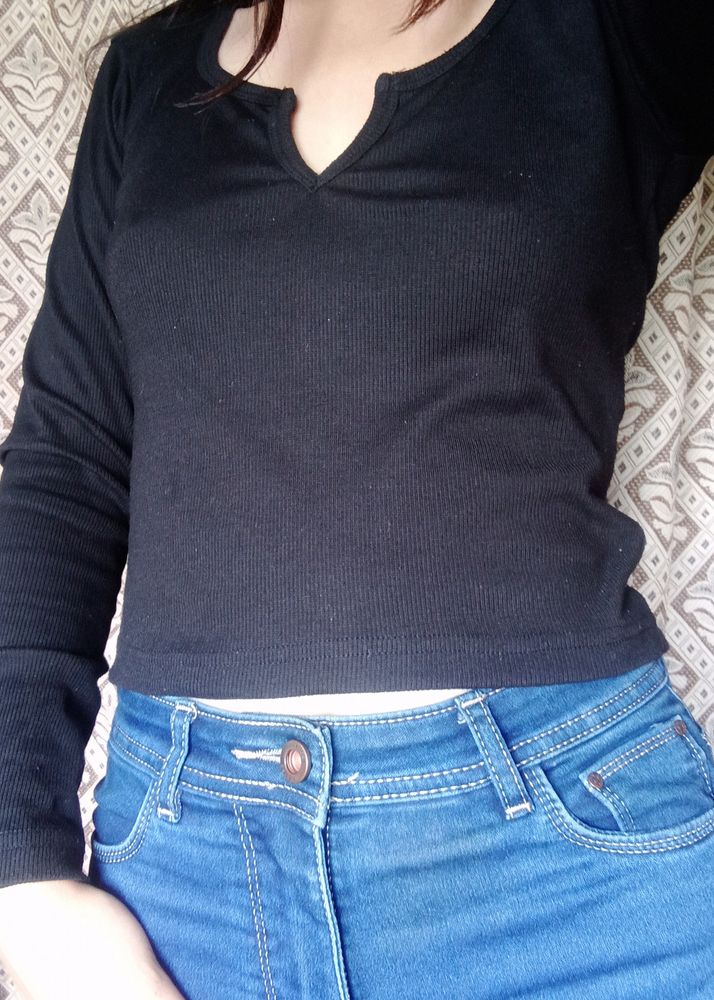Stylish Black Ribbed Crop Top