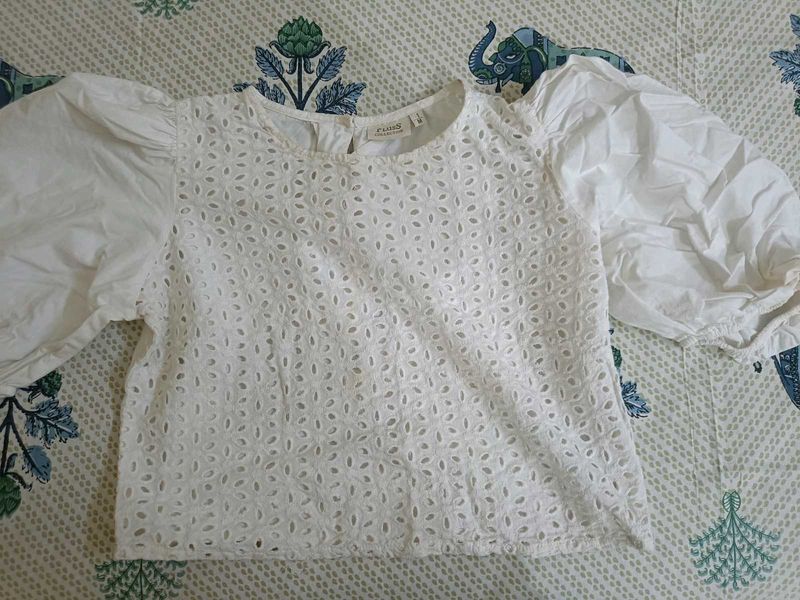 Eyelet Puff Sleeve Top