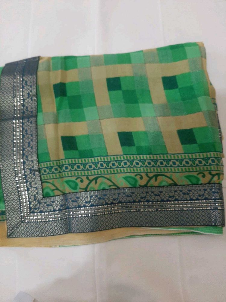 81)new Lace Green Checks Saree