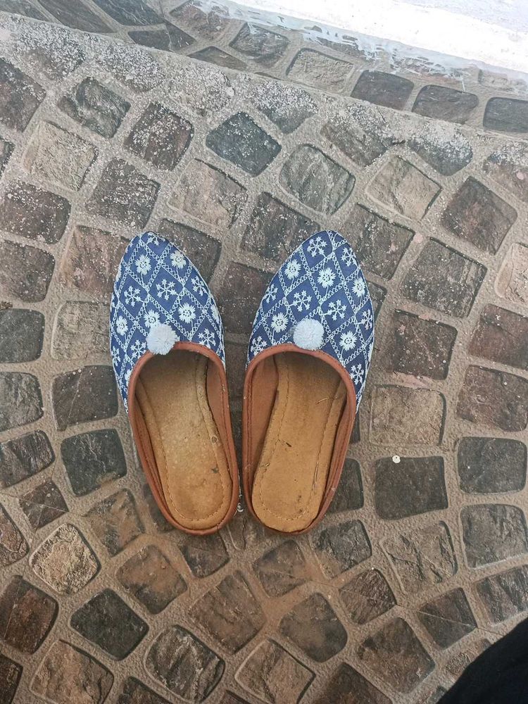 jutti , traditional wear ,