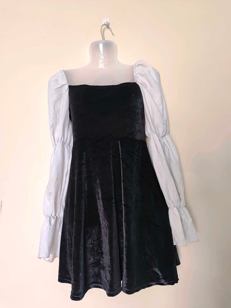 Black And White Long Sleeves Dress
