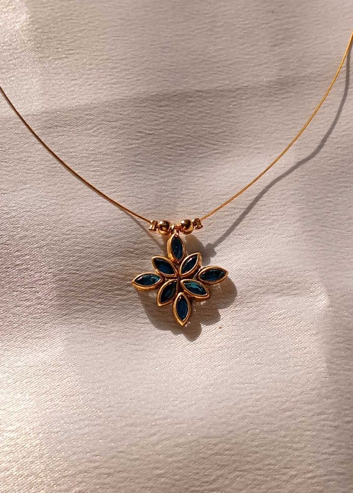 Peacock Blue Flower Pendant Necklace