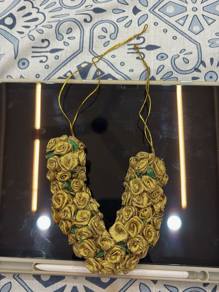 Golden Floral Hair Accessory