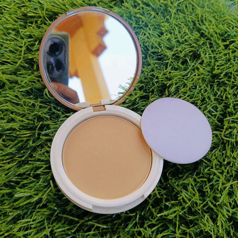 Myglamm Super Serum Compact