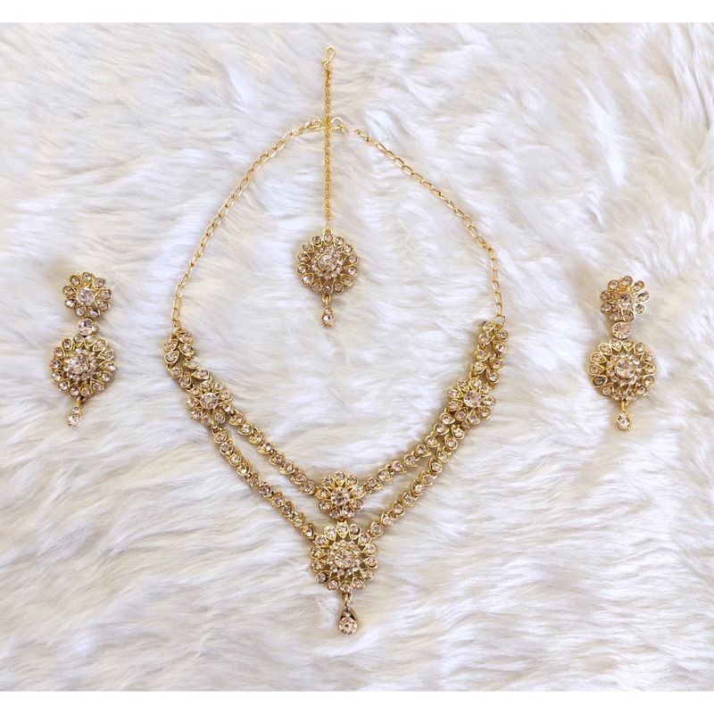 Subtle Diamond Necklace with Mang Tikka &amp; Earrings