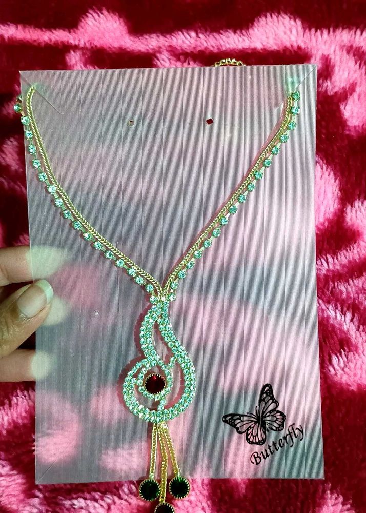 Elegant Crystal Necklace