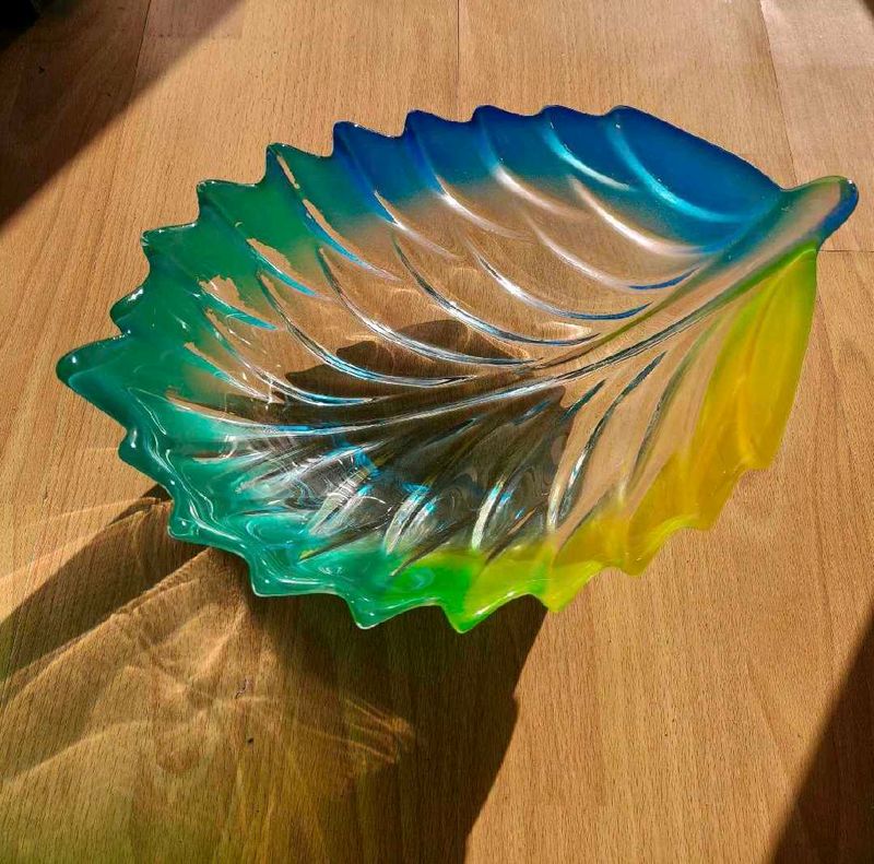 MIKASA WALTHER GLASS LEAF SHAPED WEST GERMANY BOWL