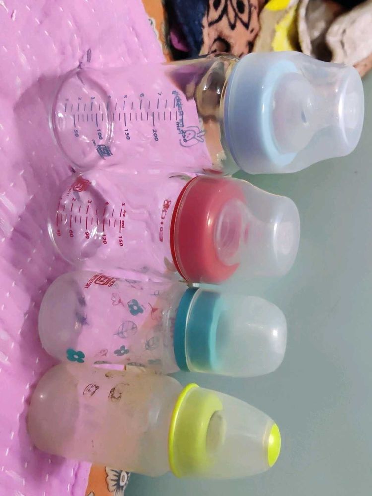 Feeding 🍼 Bottle