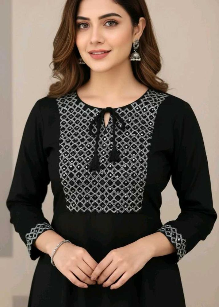 Elegant Black Embroidered Kurta