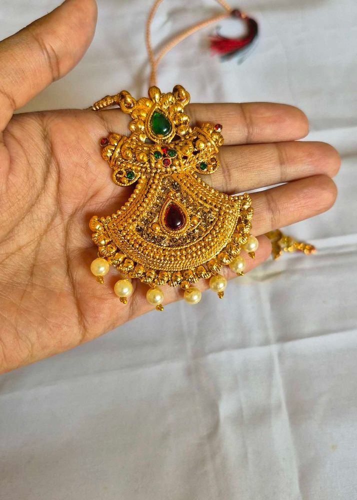 Elegant Gold-Tone Necklace